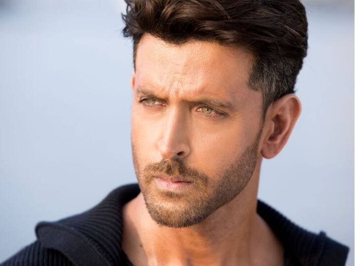 ऋतिक रोशन : फिल्म आशा में बतौर बाल कलाकार नज़र आने वाले ऋतिक को उस समय इस फिल्म के लिए 100 रुपए मिले थे. मीडिया रिपोर्ट्स के अनुसार, ऋतिक ने इन पैसों से अपने लिए एक टॉय कार खरीदी थी.