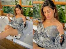 सिल्वर ड्रेस पहन बाथ टब में Surbhi chandana ने कराया फोटोशूट, अदाएं देख फैंस के उड़े होश