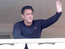 आखिर कहां हैं Salman Khan, घर के बाहर क्यों चिपकाया अपने ना होने का नोटिस?
