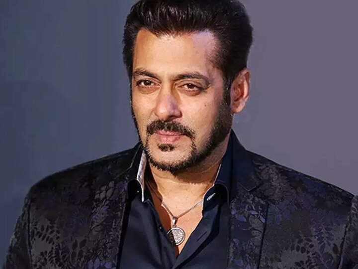 आखिर कहां हैं Salman Khan, घर के बाहर क्यों चिपकाया अपने ना होने का नोटिस?