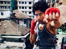 Farhan Akhtar ने अपनी अपकमिंग फिल्म 'Toofan' के सेट से शेयर की तस्वीर, सोशल मीडिया पर हुई वायरल