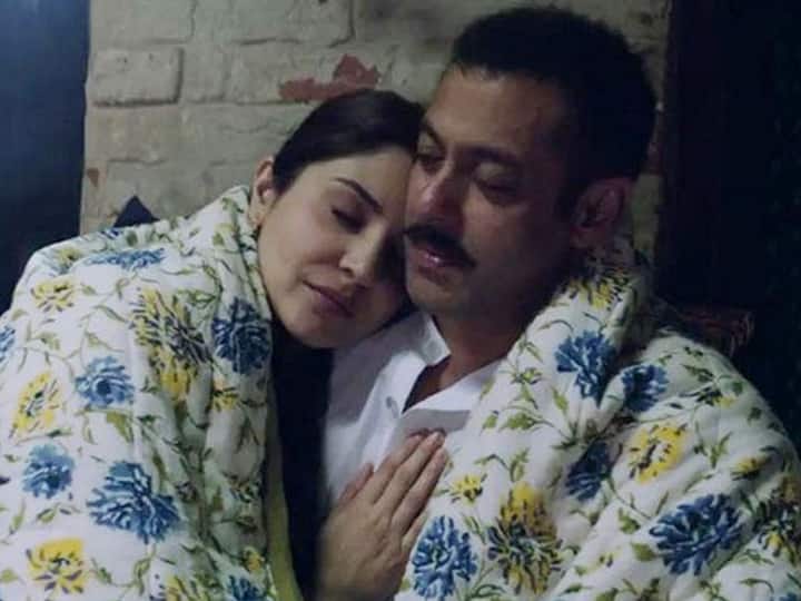 बॉलीवुड के मेल एक्टर्स कभी बूढ़े नहीं होते लेकिन फीमेल स्टार्स को बहुत कम समय दिया जाता है और उन्हें कम समय के लिए हीरोइन बनने का मौका देकर उम्र ज्यादा होने पर बहन, भाभी या मां का किरदार ऑफर कर दिया जाता है. इस डबल स्टेंडर्ड की बानगी कई फिल्मों में दिखी है जहां मेल स्टार्स ने अपनी उम्र से कहीं छोटी एक्ट्रेस के साथ बड़े पर्दे पर रोमांस करने से परहेज नहीं किया.