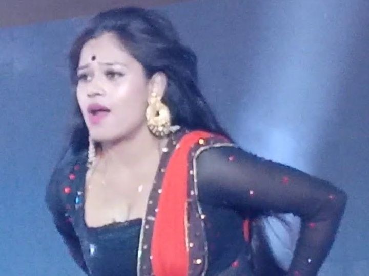 Bhojpuri actress Jia Khan's song again went viral on social media सोशल मीडिया पर फिर छाई भोजपुरी एक्ट्रेस जिया खान, हॉट मूव्स से इंटरनेट पर लगाई आग