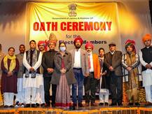 जम्मू: DDC चुनावों में जीते उम्मीदवारों ने ली पद और गोपनीयता की शपथ, विकास के होने का किया दावा