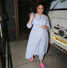 Kareena Kapoor का प्रेग्नेंसी के दौरान खिल उठा है चेहरा, लॉन्ग ड्रेस और पिंक स्लीपर्स में स्पॉट हुईं बेबो