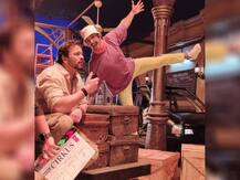 फिल्म 'Cirkus' के सेट पर इस अंदाज में मस्ती करते दिखे रणवीर सिंह, रोहित शेट्टी के लिए लिखी ये खास बात