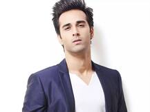 वैलेंटाइन डे पर दुकान से उधार लेकर Pulkit Samrat ने अपनी गर्लफ्रेंड को दिया था गिफ्ट, मां ने की थी जमकर पिटाई