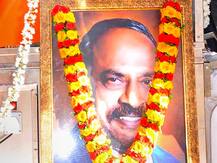 कर्नाटक विधान परिषद के उपाध्यक्ष को दी गई अंतिम विदाई, कुमारस्वामी बोले- ये राजनीतिक हत्या