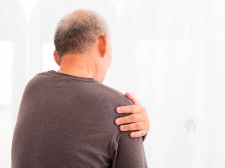 भारत में कोरोना के मरीजों की रीढ़ की हड्डी में फैल रहा नया इन्फेक्शन, डॉक्टरों ने जताई चिंता new infection has spread in the patients spine doctors have expressed concern भारत में कोरोना के मरीजों की रीढ़ की हड्डी में फैल रहा नया इन्फेक्शन, डॉक्टरों ने जताई चिंता