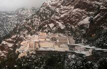 तस्वीरों में देखें प्रकृति का श्रृंगार, बर्फबारी ने बढ़ाई पहाड़ों की खूबसूरती