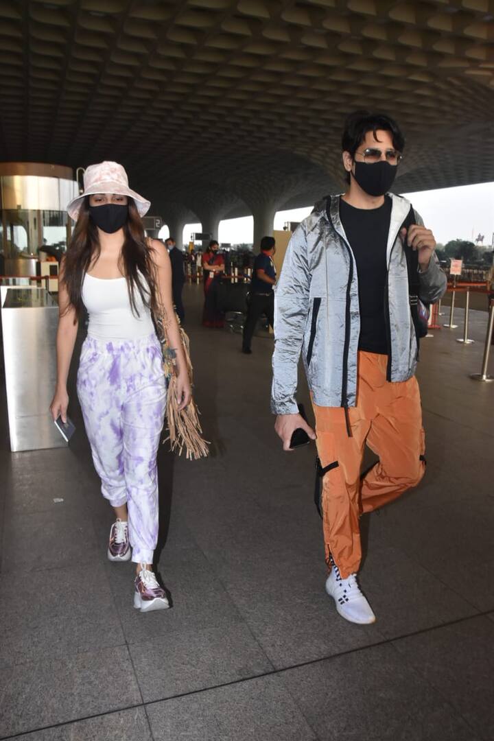 हालांकि अभी तक ये साफ नहीं हैं कि इस दोनों स्टार्स ने वैकेशन और न्यूईयर सेलिब्रेशन के लिए किस डेस्टिनेशन को चुना है. (Photo Credit: Manav Manglani)