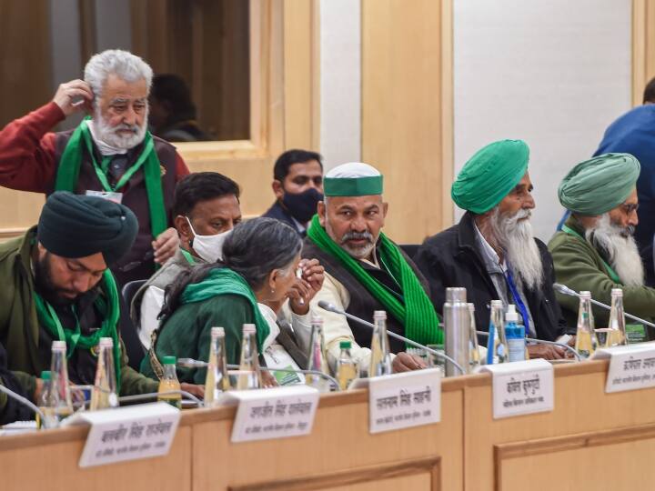 बैठक के बाद किसान यूनियन नेता कलवंत सिंह संधू ने कहा कि सरकार और किसान यूनियनों के बीच अगले दौर की बैठक चार जनवरी को होगी. आज की बैठक मुख्य रूप से बिजली और पराली जलाने के मुद्दे पर केंद्रित रही. अगली बैठक में एमएसपी गारंटी और तीन कृषि कानूनों पर बात होगी.