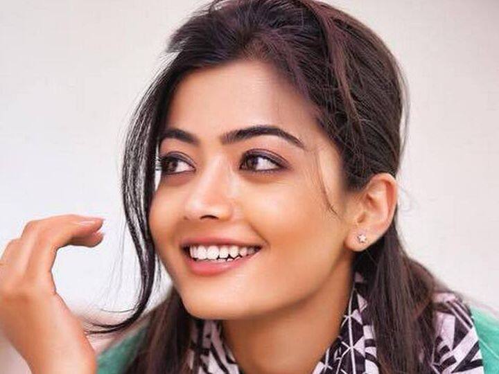 बिग बी के साथ रश्मिका मंदाना दिखाएंगी 'डेडली' अंदाज, फिल्म के लिए मिलेगी इतनी बड़ी फीस Rashmika Mandana will do a film with Amitabh बिग बी के साथ रश्मिका मंदाना दिखाएंगी 'डेडली' अंदाज, फिल्म के लिए मिलेगी इतनी बड़ी फीस