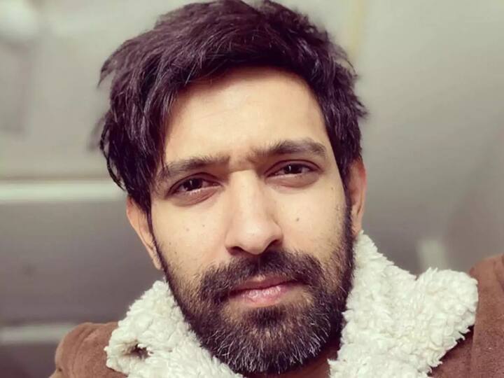 बस यहीं से विक्रांत की कामयाबी का सफर शुरू हुआ. टीवी इंडस्ट्री में 2-3 साल काम करने के बाद विक्रांत को फिल्मों में काम करने का ऑफर भी मिल गया. उन्हें लूटेरा फिल्म में  रणवीर सिंह के साथ काम करने का मौका मिला.