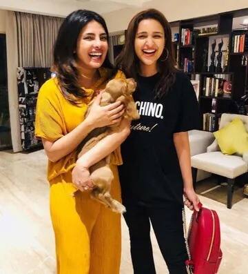 प्रियंका जब भी मुंबई में होती हैं, वह अपने करीबियों के साथ इस घर में पार्टी करना और वक्त बिताना नहीं भूलती हैं. (pic credit: instagram)