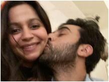 आलिया भट्ट की बहन शाहीन को किस करते रणबीर कपूर की ये तस्वीर हो रही है वायरल, यहां देखिए