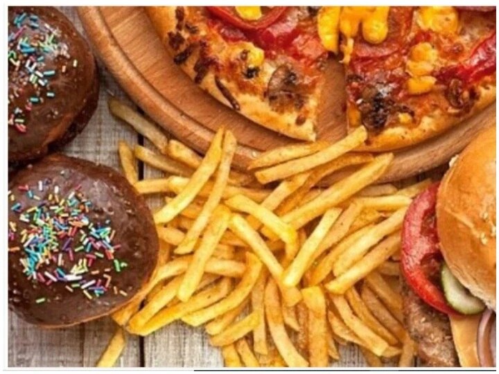 Health Tips: Side Effects Of Junk Foods On Your Health Harmful effects and danger of eating Health Tips: फास्ट फूड है 'स्वादिष्ट जहर', न करें इसका अधिक सेवन वरना घातक हो सकते हैं परिणाम