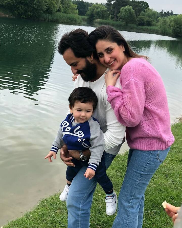 करीना कपूर(Kareena Kapoor) भी दूसरे बच्चे को जन्म देने वाली हैं. फरवरी के आखिर या मार्च की शुरुआत में उनकी डिलीवरी डेट मानी जा रही है. अगस्त में उन्होंने ये गुड न्यूज़ फैंस के साथ शेयर की थी. 20 दिसंबर, 2016 को करीना ने पहले बच्चे को जन्म दिया था जिसका नाम हमें बताने की जरुरत नहीं है. क्योंकि वो वर्ल्ड फेमस स्टार किड जो है. जो अपनी मासूम हरकतों से हर किसी का ध्यान अपनी ओर खींचता है. 