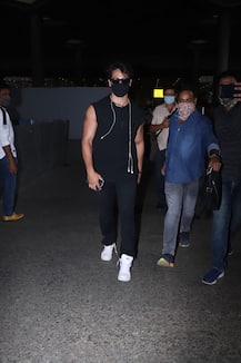 Photos: नए साल का जश्न मना कर लौटे टाइगर श्रॉफ और दिशा पटानी, मुंबई एयर पोर्ट पर ब्लैक आउटफिट में दिखे
