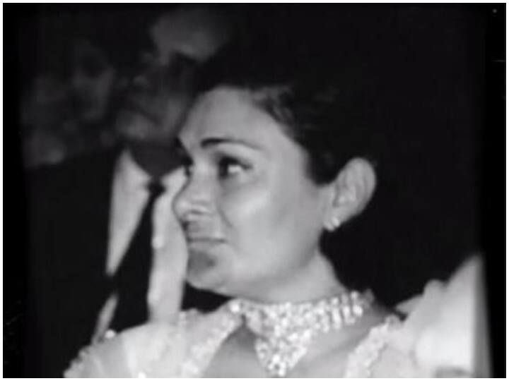 Kareena Kapoor shared an old picture on Krishna Raj Kapoor's Birth Anniversary करीना को आई दादी की याद, कृष्णा राज कपूर की बर्थ एनिवर्सरी पर बेहद पुरानी तस्वीर शेयर कर जाहिर किए इमोशन