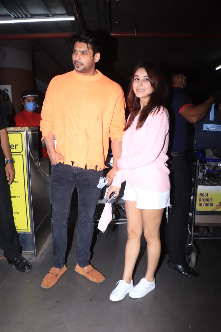 न्यू ईयर सेलिब्रेशन के दौरान का एक वीडियो भी सामने आया था, जोकि काफी तेजी से वायरल हुआ. इस वीडियो में दोनों डांस करते हुए नजर आ रहे थे.