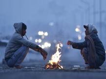 Weather Update: पश्चिमी उत्तर प्रदेश में में ठंड का कहर जारी, मेरठ में बारिश ने बढ़ाई लोगों की मुसीबत