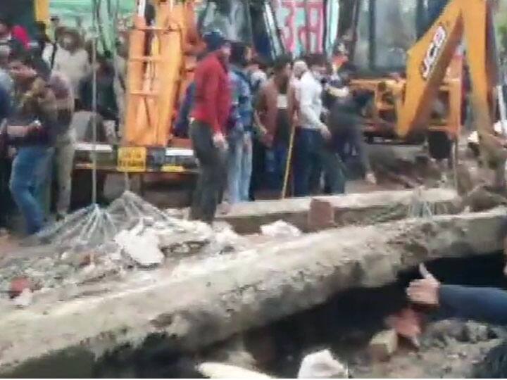 गाजियाबाद: श्मशान घाट हादसे में जेई समेत तीन लोग गिरफ्तार, ठेकेदार अब भी फरार 25 people died so far in ghaziabad roof collapse incident गाजियाबाद: श्मशान घाट हादसे में जेई समेत तीन लोग गिरफ्तार, ठेकेदार अब भी फरार