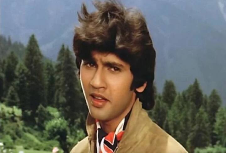 कुमार गौरव : सन 1981 में आई फिल्म ‘लव स्टोरी’ से बॉलीवुड में डेब्यू करने वाले कुमार गौरव, अपने समय के सुपरस्टार राजेंद्र कुमार के बेटे हैं. राजेंद्र कुमार को आज भी इंडस्ट्री में जुबली कुमार के नाम से जाना जाता है. हालांकि, अपने पिता की तुलना में कुमार गौरव का करियर बेहद असफल साबित हुआ. यहां तक कि उन्हें आज भी इंडस्ट्री में 'वन फिल्म वंडर' के नाम से जाना जाता है.