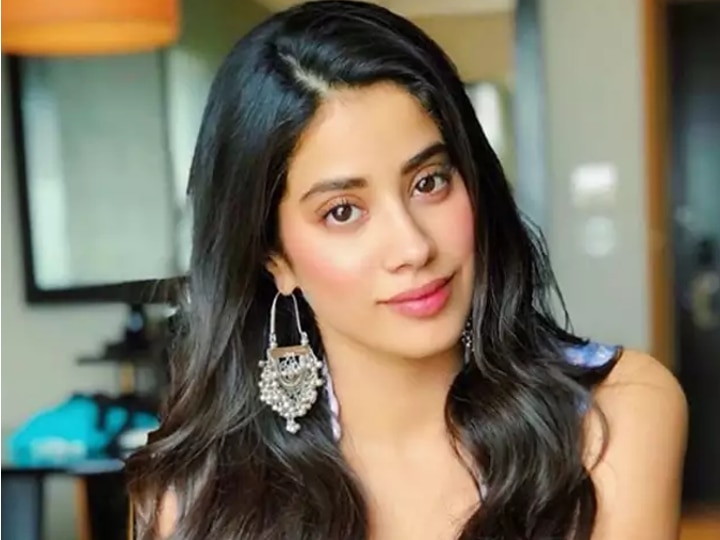 23 साल की Janhvi Kapoor ने मुंबई में ख़रीदी करोड़ों की प्रॉपर्टी, इतनी है कीमत!