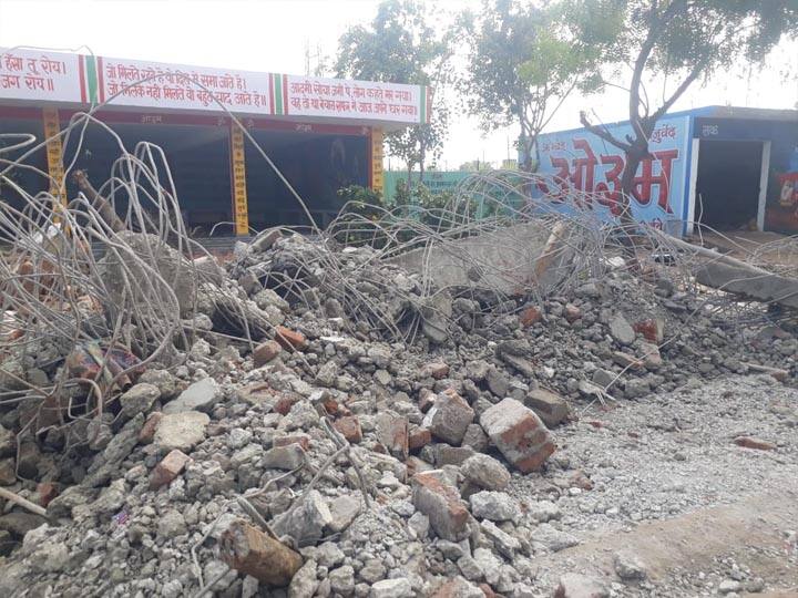 Poor building material used in Muradnagar cremation Ghat ann श्मशान घाट के निर्माण में प्रयोग किया गया था बेहद घटिया मटेरियल, लेंटर से टपकता था पानी