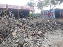 श्मशान घाट के निर्माण में प्रयोग किया गया था बेहद घटिया मटेरियल, लेंटर से टपकता था पानी