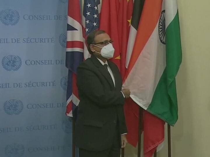 संयुक्त राष्ट्र सुरक्षा परिषद में लहराया गया तिरंगा, ये है खास वजह Indian Ambassador ts tirumurti installed Indian flag at UNSC as India assumes the membership of the UN body for the eighth time संयुक्त राष्ट्र सुरक्षा परिषद में लहराया गया तिरंगा, ये है खास वजह