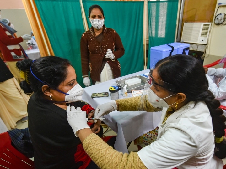 Ministry of Health said corona Vaccination may start in 10 days स्वास्थ्य मंत्रालय का बड़ा बयान- 10 दिनों में वैक्सीन लगनी शुरू हो सकती है