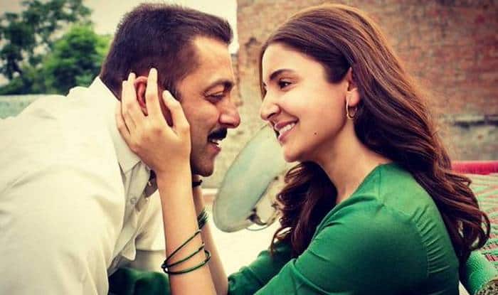 सुल्तान: सलमान खान के साथ ही फिल्म सुल्तान में हीरोइन का रोल दीपिका पादुकोण को ऑफर किया गया था लेकिन उनके इनकार के बाद अनुष्का शर्मा इस फिल्म में नज़र आईं और फिल्म हिट साबित हुई . 