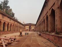 आगरा: जहांगीर-नूरजहां की मुलाकात का साक्षी रहा है मीना बाजार, ASI ने शुरू किया मरम्मत का काम