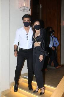 देर रात दीपिका की पार्टी में हुआ कुछ ऐसा कि रणवीर-दीपिका से हटकर रणबीर-आलिया पर थम गईं सबकी नजरें, सामने आई ऐसी तस्वीरें