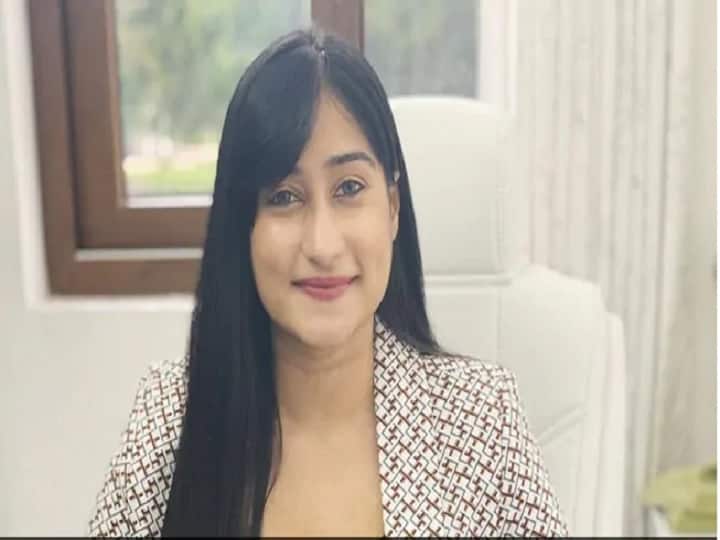 Speaker Om Birlas Daughters Reply To Trolls On Civil Services Exam Backdoor Entry Charge क्या लेटरल एंट्री से बनी हैं IAS ओम बिरला की बेटी अंजलि बिरला, परेशान होकर ट्रोलर्स को दिया ये जवाब