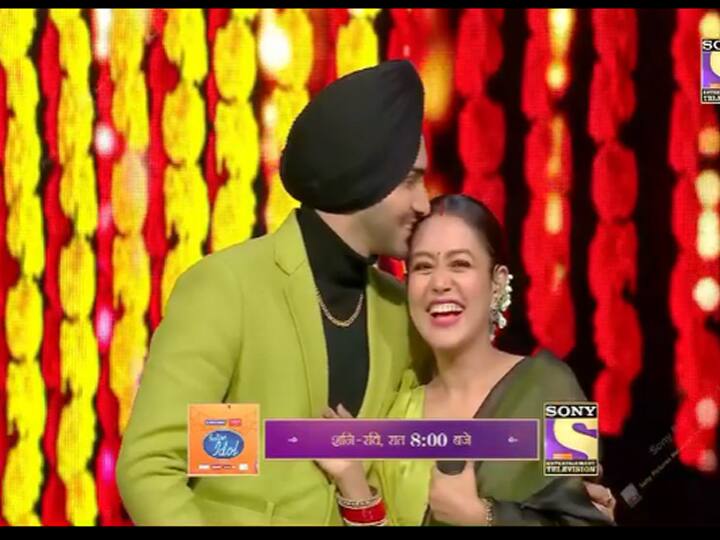 Rohanpreet Singh ने Indian Idol 12 के स्टेज पर किया धमाकेदार भांगड़ा, वीडियो हुआ वायरल Rohanpreet Singh performs Bhangra on Indian Idol 12 stage, video goes viral Rohanpreet Singh ने Indian Idol 12 के स्टेज पर किया धमाकेदार भांगड़ा, वीडियो हुआ वायरल