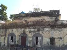 जर्जर यूपी: हादसे का इंतजार कर रहे हैं शामली के ये सरकारी दफ्तरों के भवन, अफसर सो रहे हैं कुंभकर्णी नींद