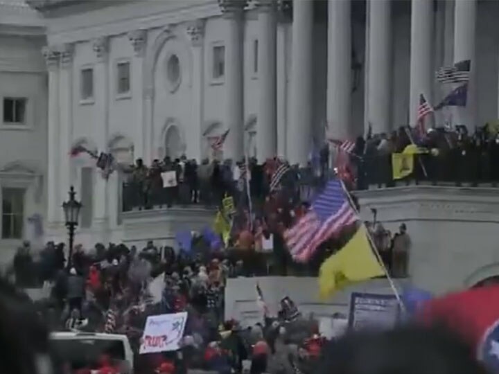 Donald Trump supporters staged a demonstration at US Capitol Joe Biden electoral victory ट्रंप का हार मानने से इनकार, यूएस कैपिटोल में समर्थकों का हंगामा, पुलिस के साथ हुई झड़प