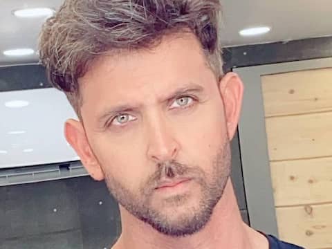 ऋतिक रोशन ने शेयर की 'सीरियस सेल्फी', वरुण धवन और राकेश रोशन ने किए ऐसे कमेंट ऋतिक रोशन ने शेयर की 'सीरियस सेल्फी', वरुण धवन और राकेश रोशन ने किए ऐसे कमेंट