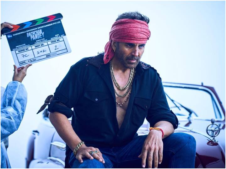 check out Akshay Kumar's Intense Look from Bachchan Pandey 'बच्चन पांडे' की शूटिंग शुरु, गैंगेस्टर बने अक्षय कुमार का फर्स्ट लुक आया सामने