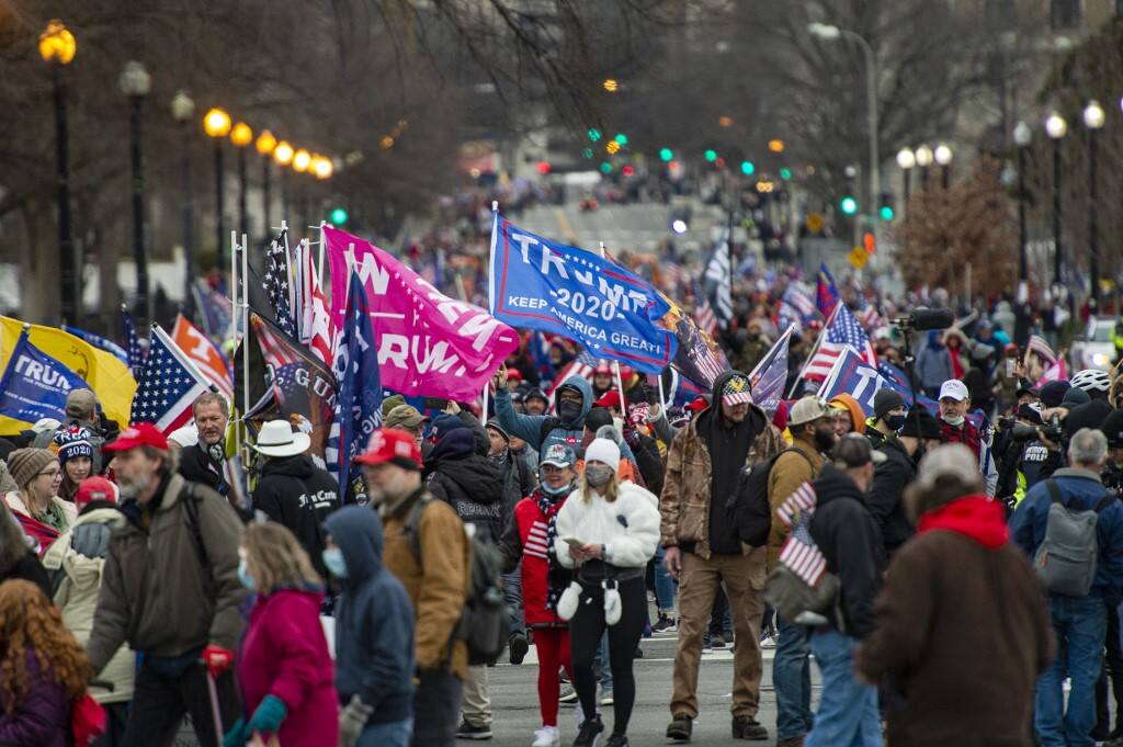 जानिए अमेरिका में बवाल क्यों हुआ? अब कैसे हैं हालात? ट्रंप और बाइडेन ने क्या कहा Know why there was a ruckus in America? How are things now? What did trump and biden say जानिए अमेरिका में बवाल क्यों हुआ? अब कैसे हैं हालात? ट्रंप और बाइडेन ने क्या कहा