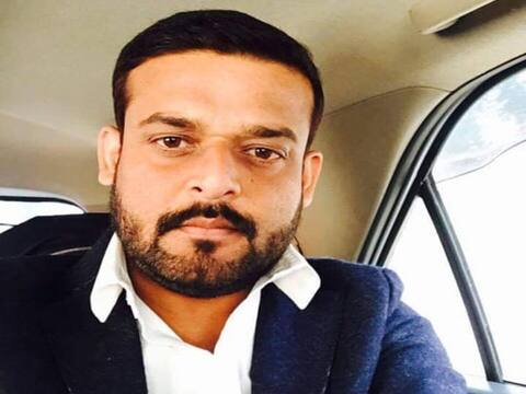 इस हत्याकांड के बाद लखनऊ और पूर्वांचल में हो सकती है गैंगवार की घटना, बेफिक्र नजर आ रहे हैं कमिश्नर डीके ठाकुर इस हत्याकांड के बाद लखनऊ और पूर्वांचल में हो सकती है गैंगवार की घटना, बेफिक्र नजर आ रहे हैं कमिश्नर डीके ठाकुर