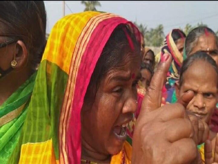 Jeevika Didis rasie Bihar CM Nitish Kumar wapas jao slogans after not allowed to meet CM ann CM से मिलने की अनुमति नहीं मिलने पर जीविका दीदीयों ने बरपाया हंगामा, 'नीतीश वापस जाओ' के लगाए नारे