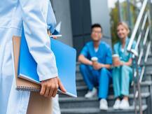 कोरोना के चलते बंद मेडिकल कॉलेजों को दिल्ली सरकार ने दिया खोलने का आदेश