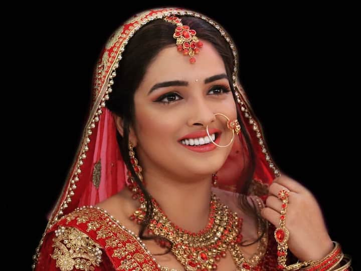 मूलरूप से गोरखपुर की रहने वालीं आम्रपाली दुबे का जन्म 11 जनवरी 1987 को हुआ था इस लिहाज़ से वो 33 साल की हो गई हैं. उनके दादा मुंबई शिफ्ट हो गए थे लिहाज़ा अब इनका पूरा परिवार मुंबई में ही रहता है. मुंबई से ही इन्होंने अपनी पढ़ाई पूरी की है.