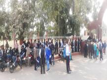 चपरासी की नौकरी के लिए बीटेक, बीएड पास युवाओं की लगी लंबी कतार