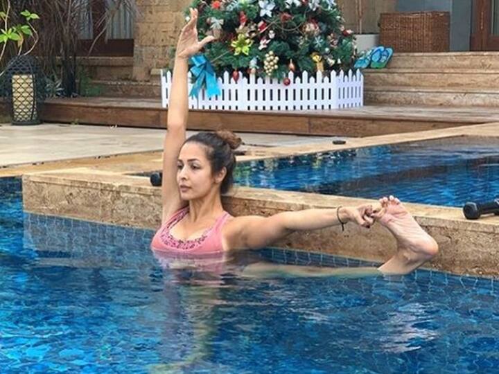 सोशल मीडिया पर मलाइका अरोड़ा ने ब्लैक एंड व्हाइट फोटो को साझा किया है. फोटो में मलाइका अरोड़ा के लुक देखने लायक है. इससे पहले मलाइका अरोड़ा ने इस फोटो को शेयर करने से पहले अपनी एक और फोटो शेयर की थी जिसमें वो स्विमिंग पूल में योगा करती दिखाई दे रही थी. 