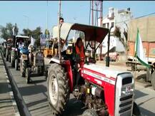 पीलीभीत में किसानों का प्रदर्शन, कृषि कानून के विरोध में सड़कों पर उतरीं महिलाएं व युवतियां